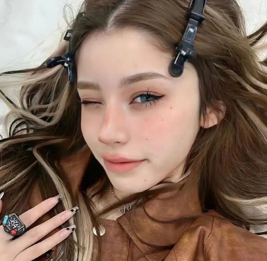 女警撞到夫